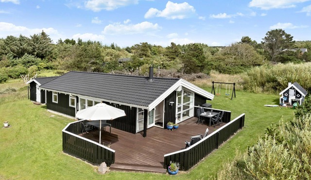 Gorgeous home in Hirtshals with sauna