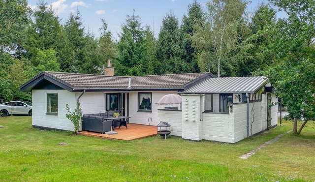 Gorgeous home in Højby with WiFi