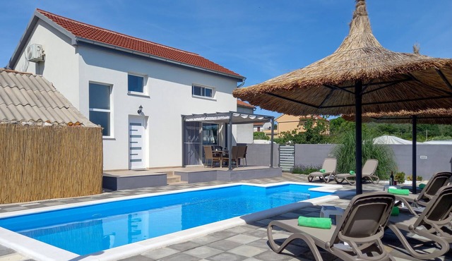 Gorgeous home in Rastane Donje