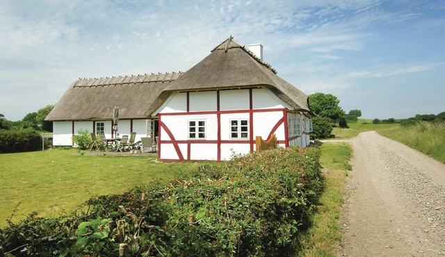 Gorgeous home in Humble with WiFi