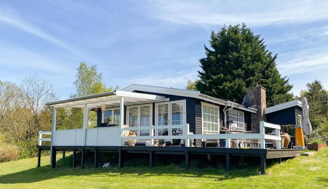 Gorgeous home in Hundested with WiFi