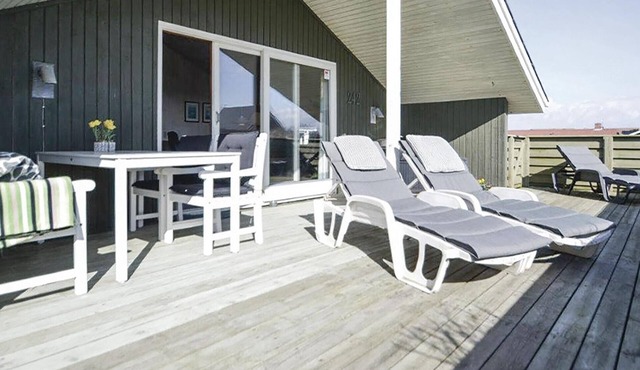 Gorgeous home in Hvide Sande with WiFi