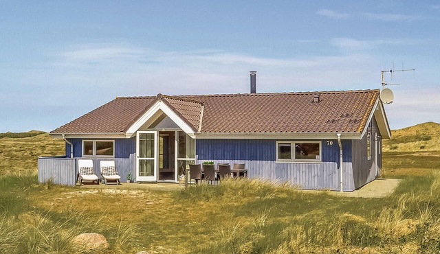 Gorgeous home in Hvide Sande with sauna