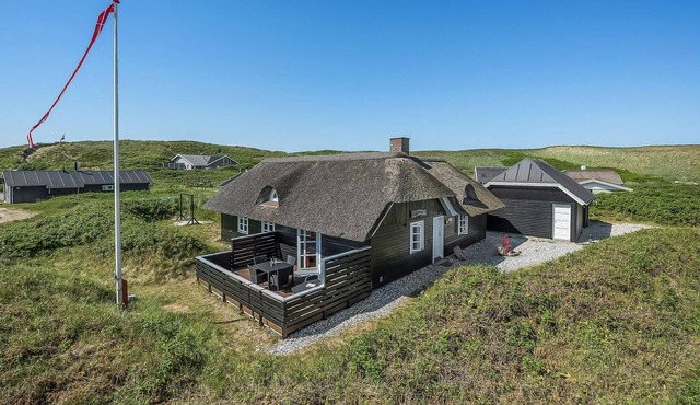 Gorgeous home in Hvide Sande with sauna