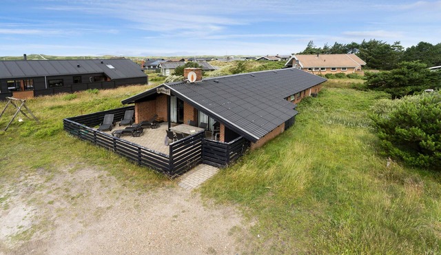 Gorgeous home in Hvide Sande with sauna