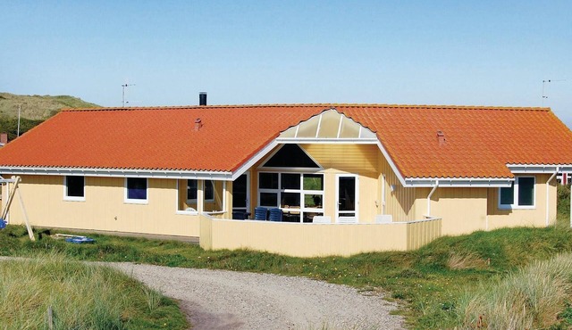 Gorgeous home in Hvide Sande with sauna