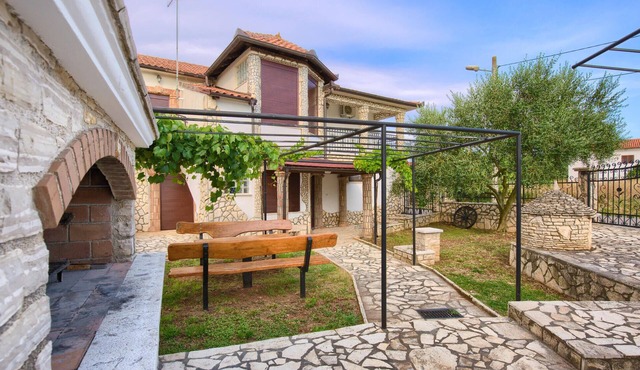 Gorgeous home in Jadreski with kitchen