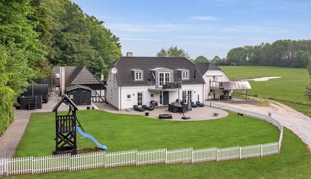 Gorgeous home in Juelsminde with sauna