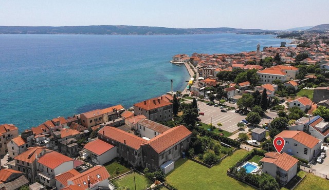 Gorgeous home in Kastel Stari