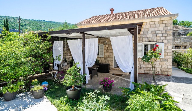 Gorgeous home in Komolac with WiFi
