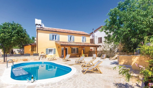 Gorgeous home in Kringa