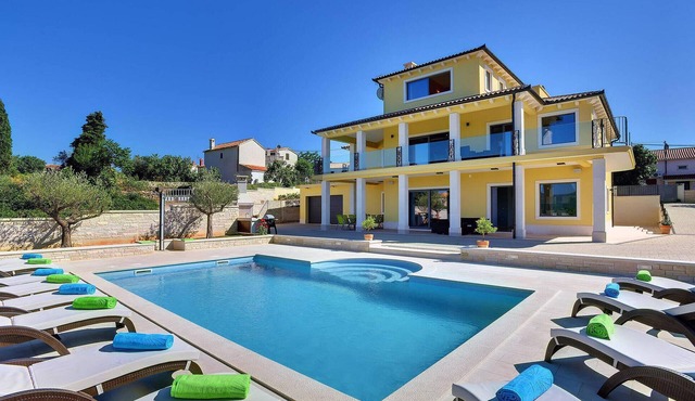 Gorgeous home in Krnica