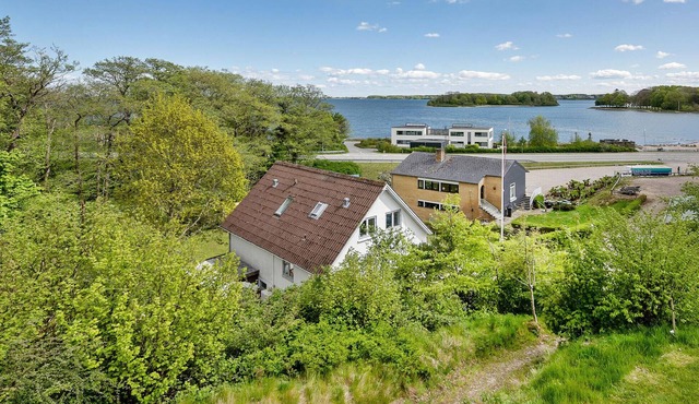 Gorgeous home in Kruså with kitchen