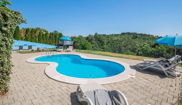Gorgeous home in Krusvari