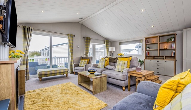 Gorgeous Home in Lakeside Park | Pass The Keys