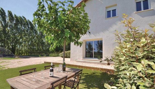 Gorgeous home in Le Sambuc with WiFi