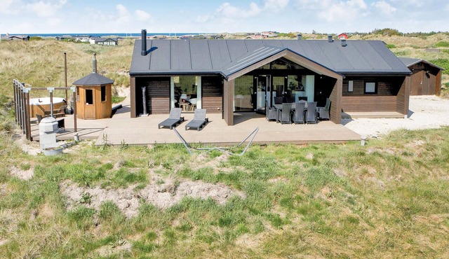 Gorgeous home in Løkken with WiFi