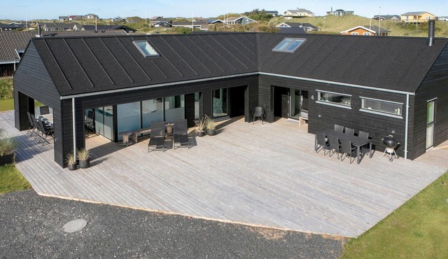 Gorgeous home in Løkken with sauna