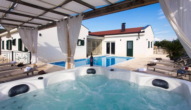 Gorgeous home in Lovrec with sauna