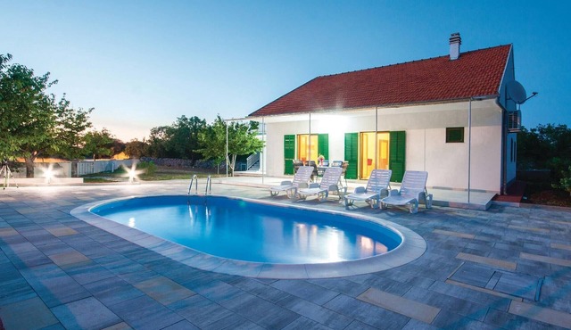 Gorgeous home in Lozovac