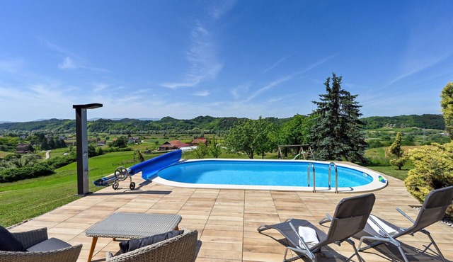 Gorgeous home in Mace with sauna
