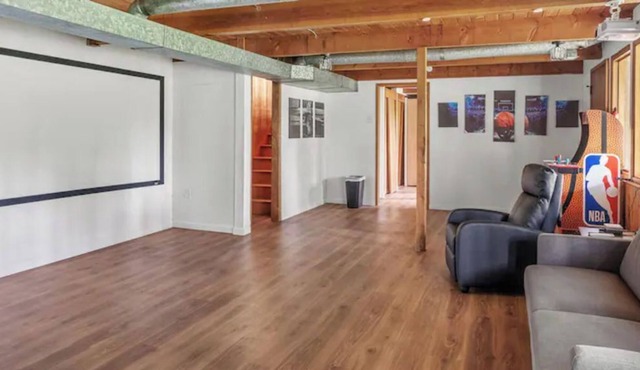 Gorgeous Home in Maplewood on 3/4 Acre