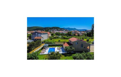 Gorgeous Home In Metkovic