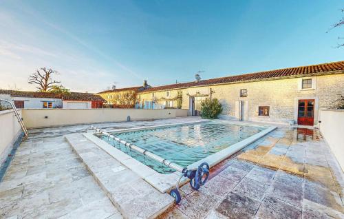 Gorgeous Home In Nere