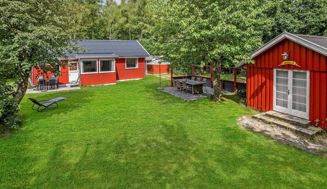 Gorgeous home in Nexø with WiFi