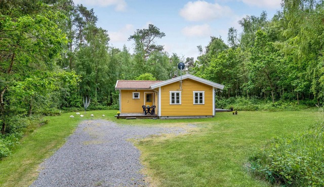 Gorgeous home in Nexø with WiFi