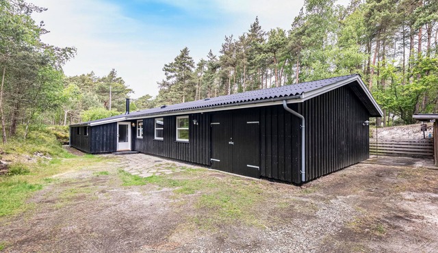 Gorgeous home in Nexø with WiFi