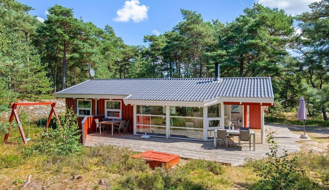 Gorgeous home in Nexø with WiFi