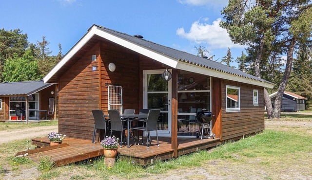 Gorgeous home in Nexø with WiFi