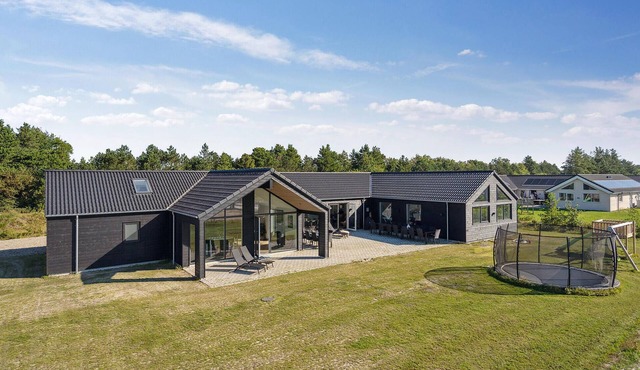 Gorgeous home in Nørre Nebel with sauna
