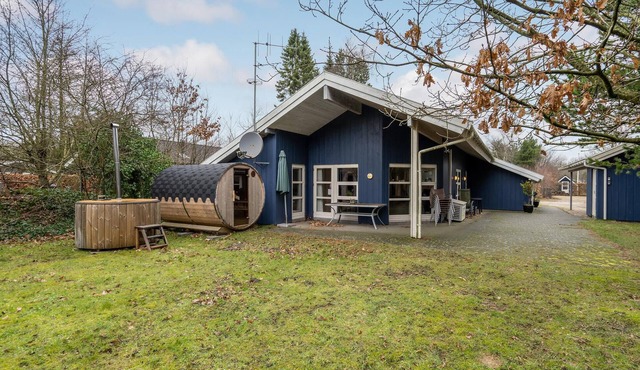 Gorgeous home in Oksbøl with sauna