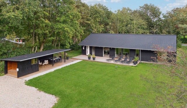 Gorgeous home in Oksbøl with sauna