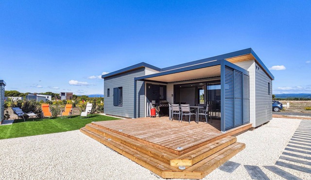 Gorgeous home in Olonzac with kitchen