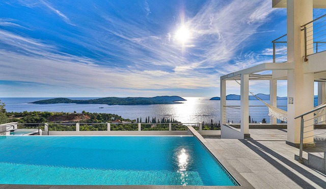 Gorgeous home in Orasac