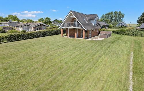 Gorgeous Home In Øster Assels With Wifi