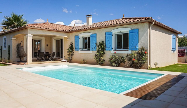 Gorgeous home in Puisserguier