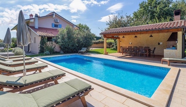 Gorgeous home in Pazin