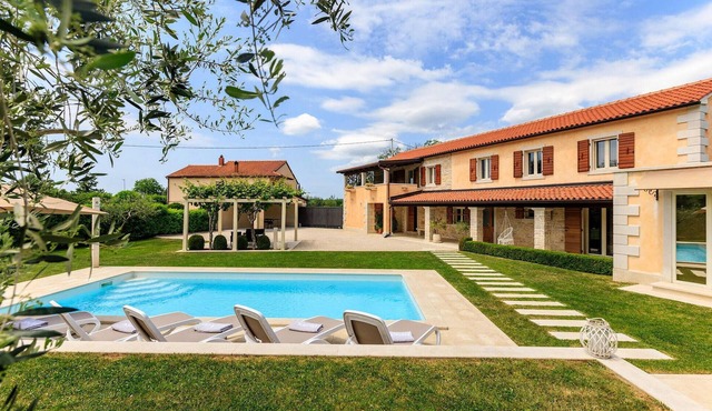 Gorgeous home in Pazin