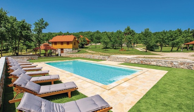 Gorgeous home in Perusic with WiFi