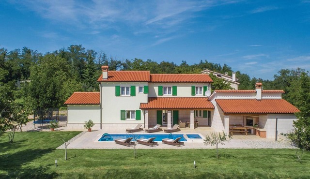 Gorgeous home in Pican