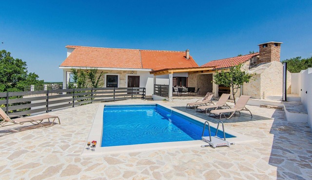 Gorgeous home in Popovici