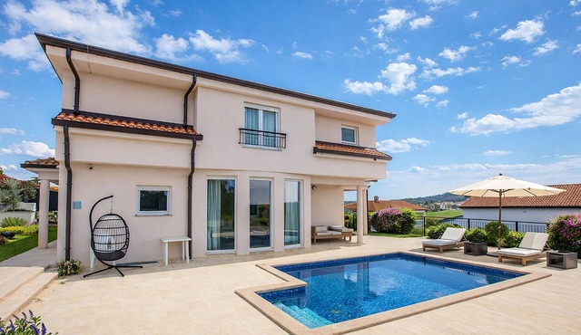 Gorgeous home in Porec with sauna