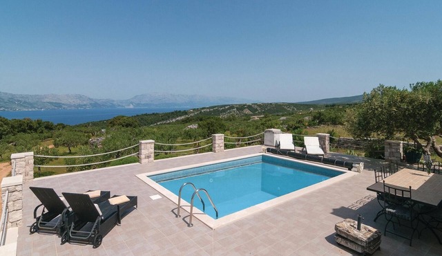 Gorgeous home in Postira