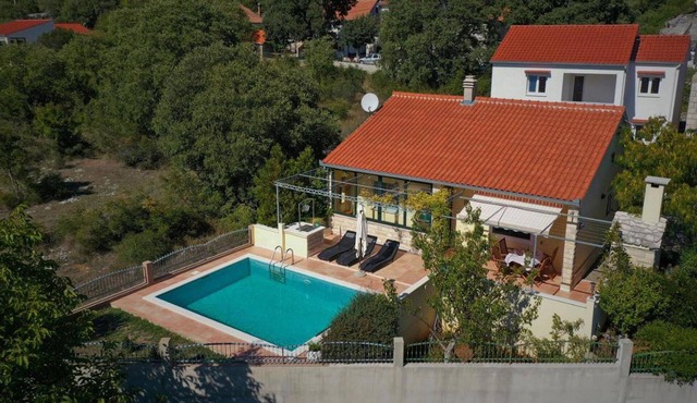 Gorgeous home in Prapatnica