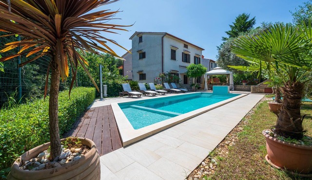 Gorgeous home in Pula