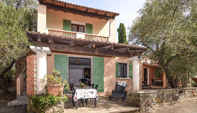 Gorgeous home in Querciolo with swimming pool
